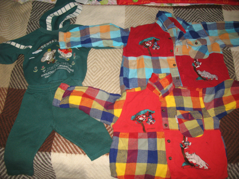 Отдам даром 3 пакета вещей б\у,передар,мы не пользовались.фото