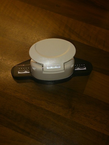 Девочки, покритикуйте, пожалуйста. И еще вопросы по рюшам, сатинайсу и работе с дыроколом.