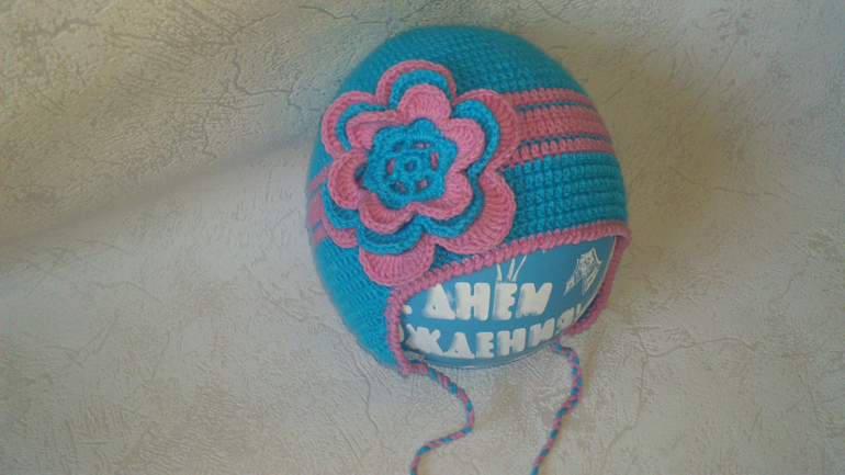 Яркая шапочка на весну.