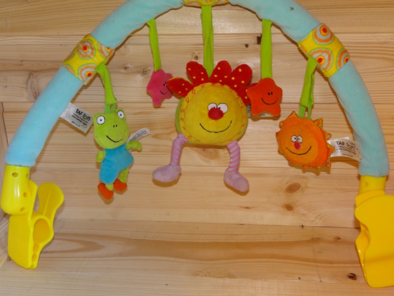 Много б/у игрушек