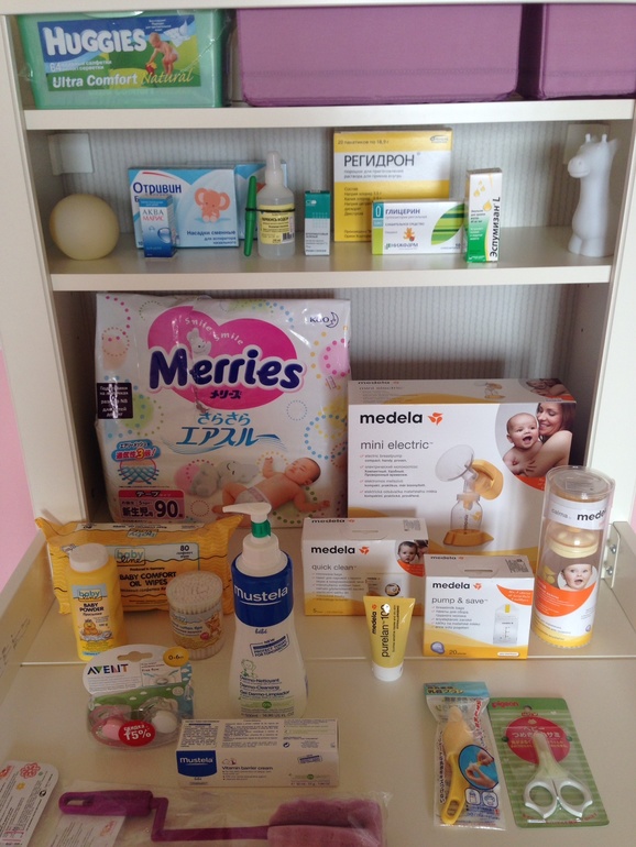 Аптечка и косметика новорожденному