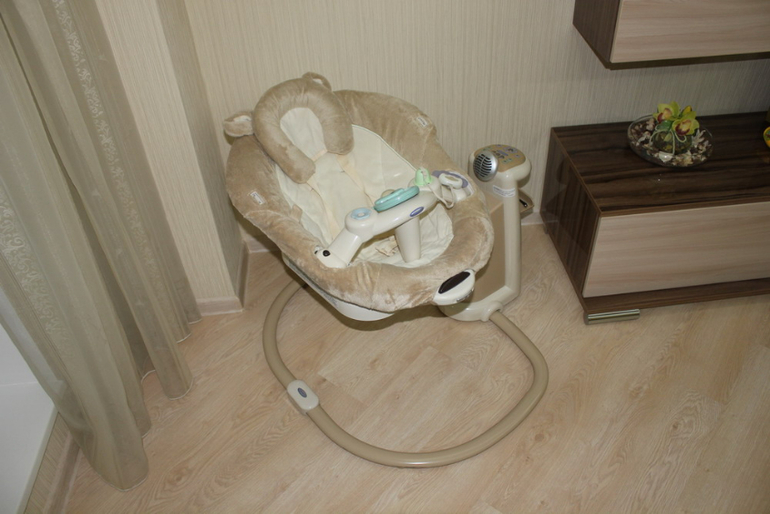 Многофункциональный укачивающий центр Graco Sweetpeace