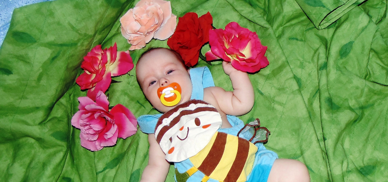 Просто)Делать мамке было не чего)