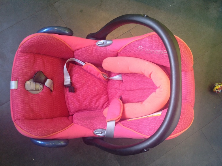Автокресло Maxi-Cosi cabrio fix 0-13 кг