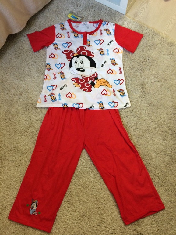 Продам новую одежду для дома. Костюм,  халатик, ночнушка.