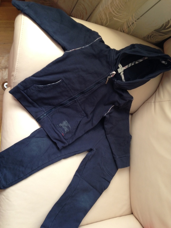 Костюм Burberry размер 4 3000 руб.