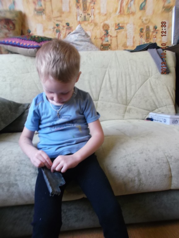 Мальчишки шьют))