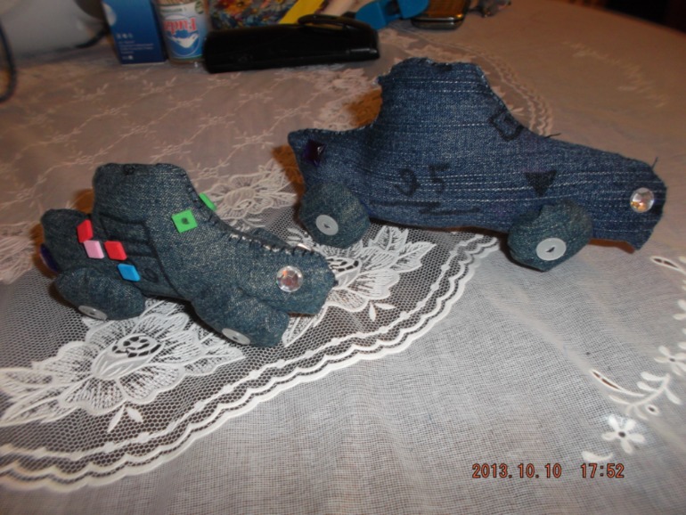 Мальчишки шьют))