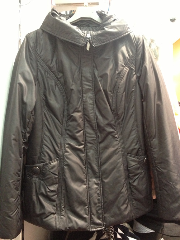 куртки на весну на синтепоне 48-50 как новые: Москва и регионы