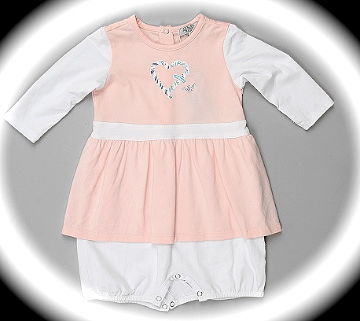 Большая распродажа детской одежды.