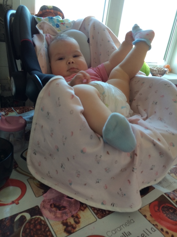 Моей ягодке сегодня ПОЛГОДИКА!!!!!!!