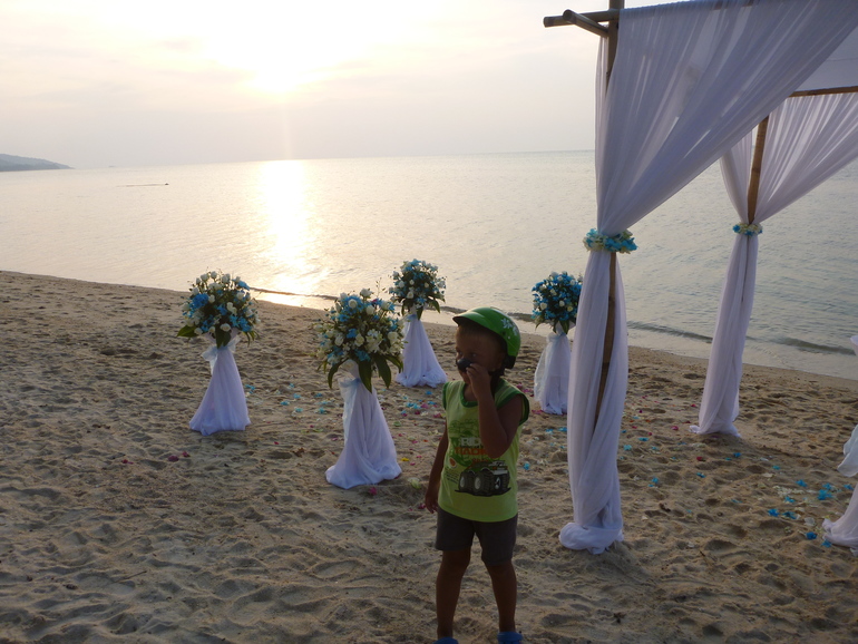 Наверно надо закончить тут с весенним Самуи и вскоре начать добавлять летний)