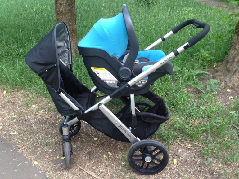 Автокресло UPPAbaby MESA. Теперь у нас целый комплект.