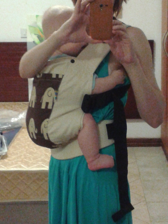 правильно ли сидит в эрго-рюкзаке