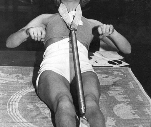 КОСМЕТОЛОГИЧЕСКИЕ ПРОЦЕДУРЫ В НАЧАЛЕ 20 ВЕКА. ЖЕСТЬ))))) часть 2