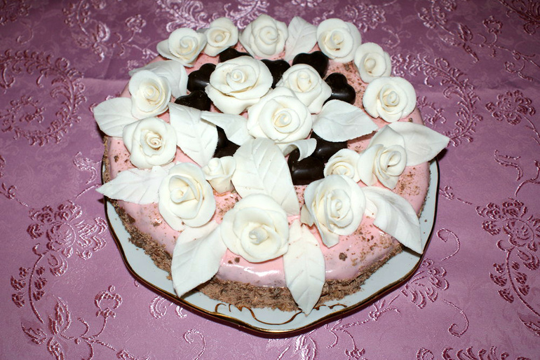 Мои первые мастичные розы.