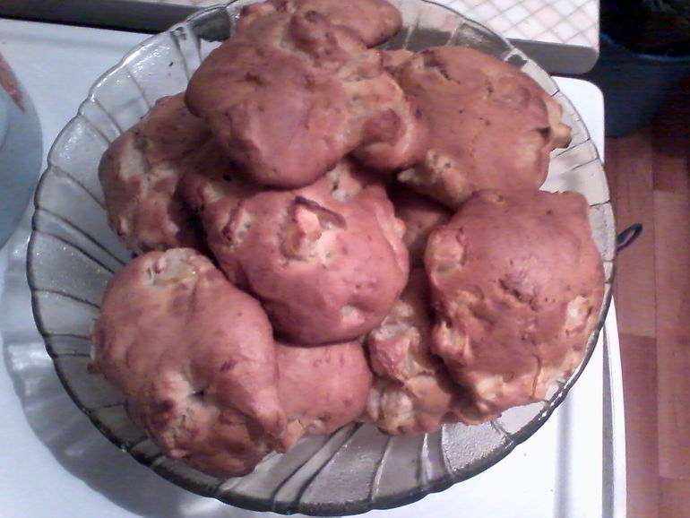 Булочки с яблоками.