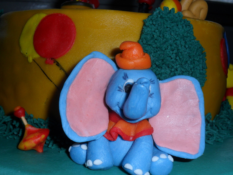 Любимому крестнику тортик на 2 годика!!! Покритикуйте!!!