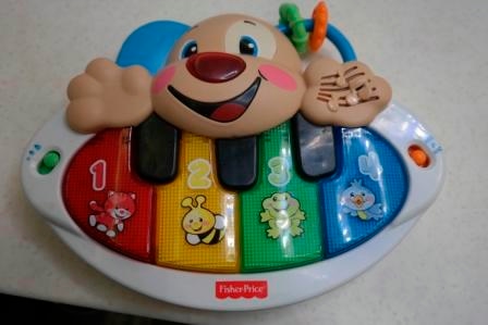 наши любые игрушки с 0 до 11 месяцев))