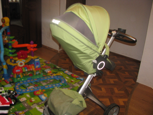 Продам коляску Stokke Xplory за 25000. Я регион, вышлю почтой.