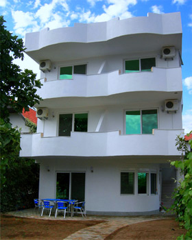 Сдаются апартаменты в недорогом мини-отеле, Черногория, пригород Ульцина