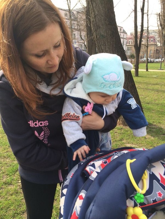 Сегодня нам 6 месяцев))