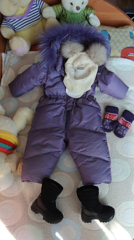 Комбинезон Borelli 12 мес. сапожки Kuoma 20р. шлем Reima 42-44 см. вместе 2000р.