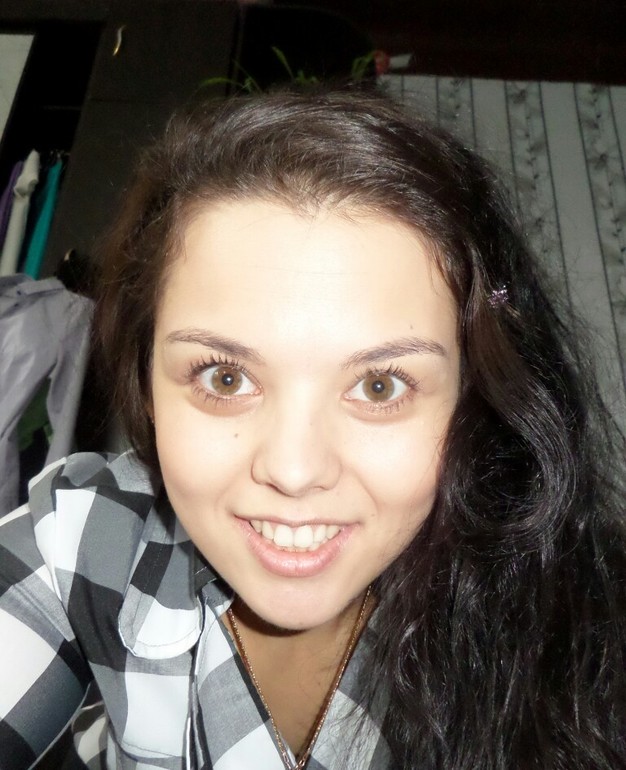 Сколько лет этой девушке?