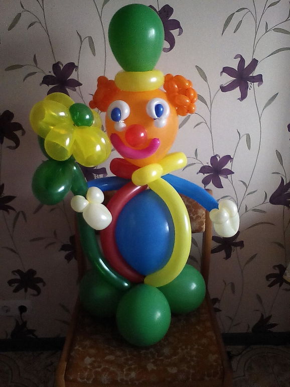 У кого праздник? Заберайте клоуна!!