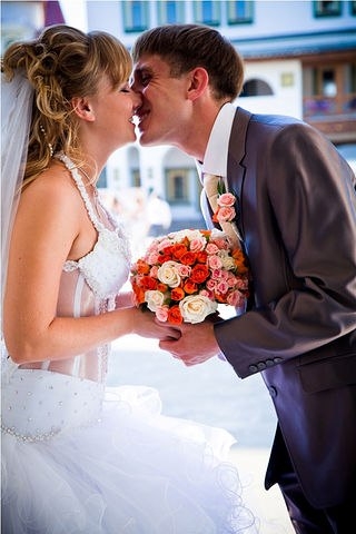 При заказе свадебной съёмке букет и макияж в подарок 20 тыс. руб. полный день )