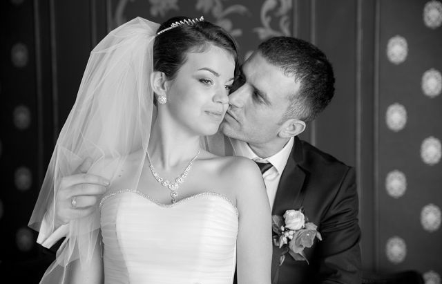 При заказе свадебной съёмке букет и макияж в подарок 20 тыс. руб. полный день )