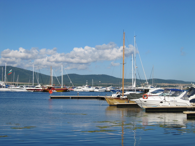 Болгария, плюсы и минусы покупки недвижимости! А так же подборка предложений до 1 млн!