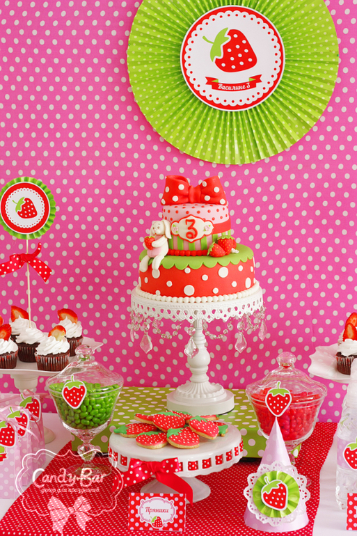 Candy Bar в клубничном стиле