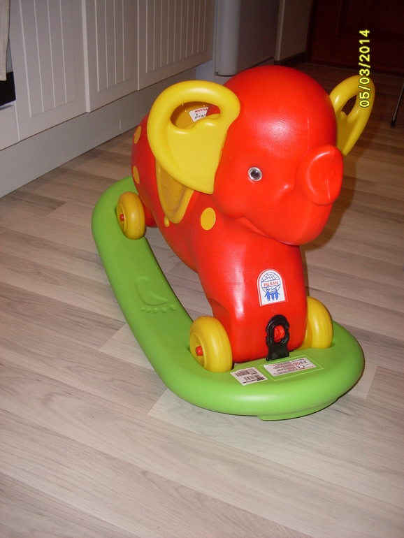 У нас поселился СЛОНИК....