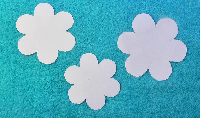 Цветы из пластиковых бутылок (2). Мастер-класс