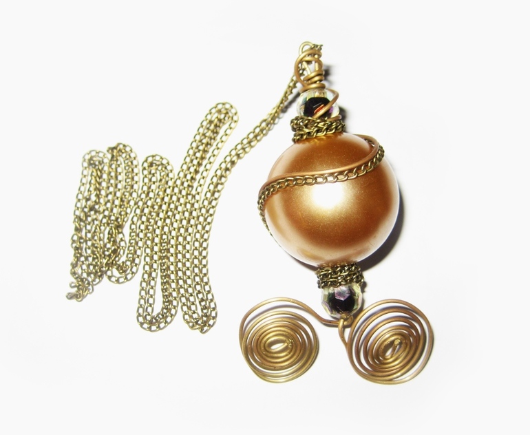 Необычный кулон из проволоки (видео мк)