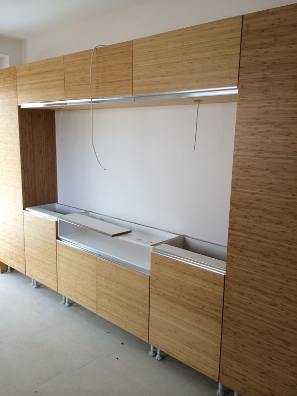 Кухня, шторы, кресло