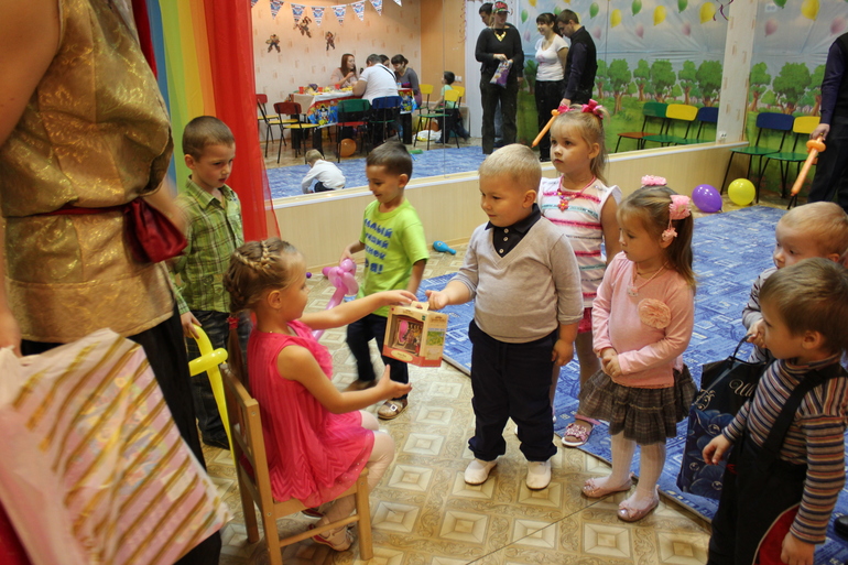 На дне рождении сестренки!