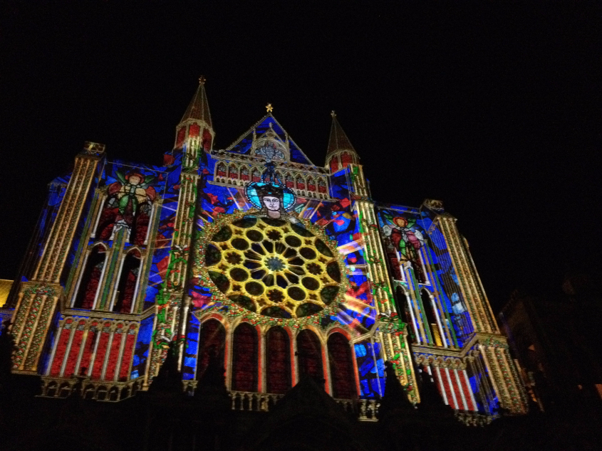 Chartres, световое шоу