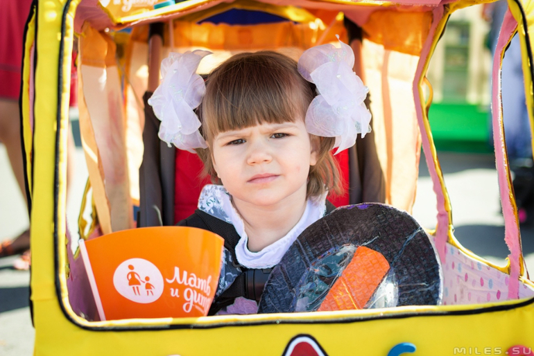 Парад колясок 2014. Парк Горького. Мать и дитя.