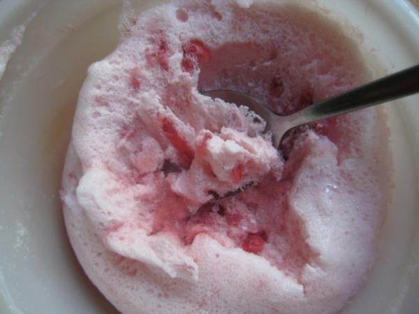 Клубнично-белковое мороженое