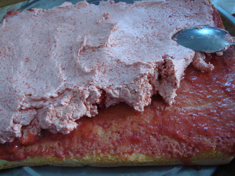 Бисквитный клубничный торт