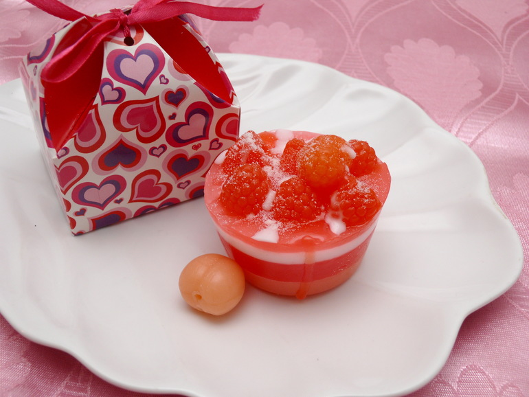 А я люблю делать аппетитные пирожные и кофейно -шоколадные!)