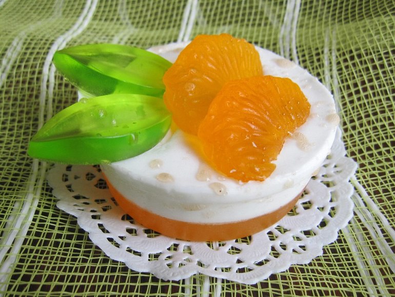 А я люблю делать аппетитные пирожные и кофейно -шоколадные!)