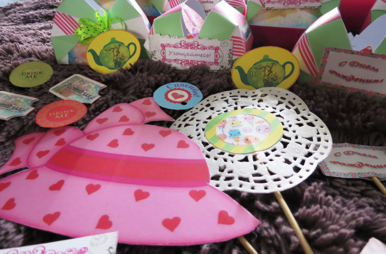 Продам отстатки декора праздничного стола или кенди-бара.