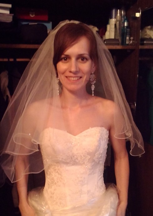 Куда приколоть фату?