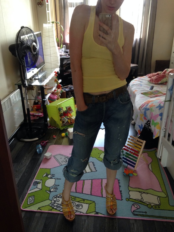 Можно ли в этих джинсах выйти на улицу?)