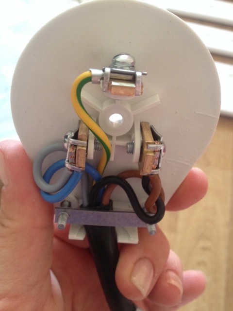 Спросите мужей электирокв плиз! Я вилку от варочной правильно собрала?