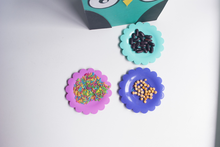 Накорми друга - сова из коробки.