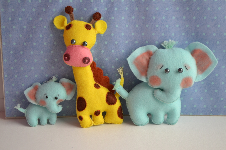 Первые фетрушки в моем исполнении